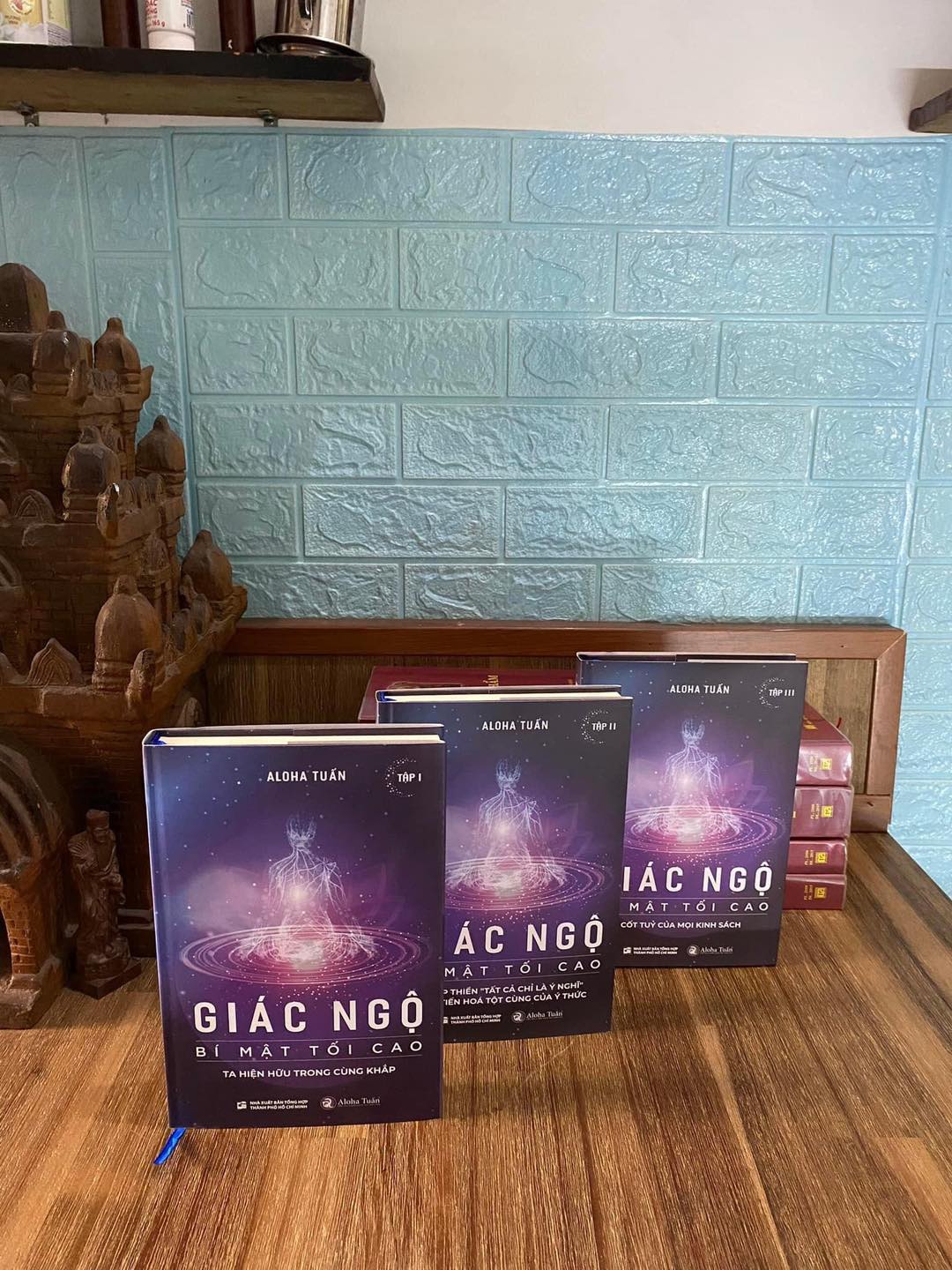 Sách - minh triết "giác ngộ - bí mật tối cao"