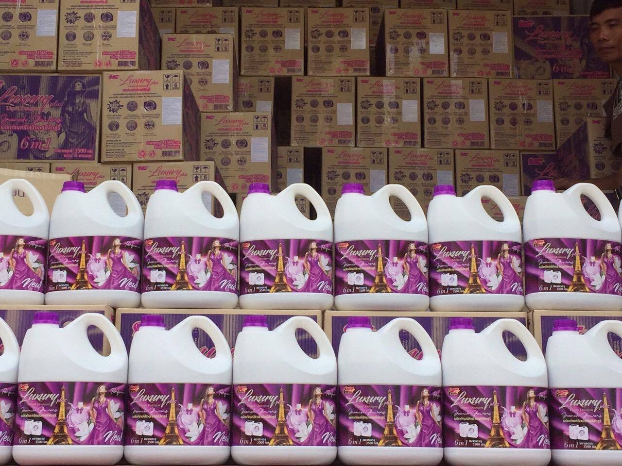 NƯỚC GIẶT HC LUXURY 6 IN 1 3500ML