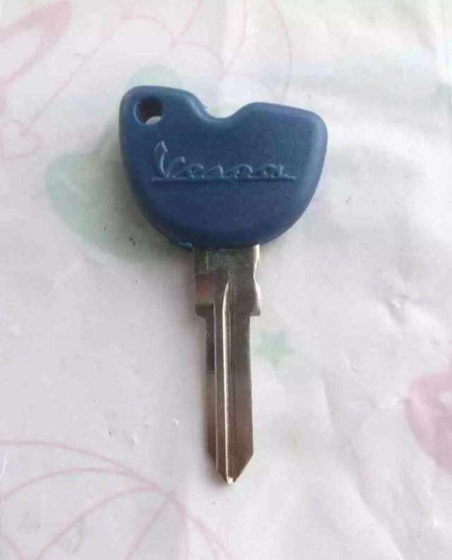 Combo cặp phôi chìa khoá xe vespa màu xanh