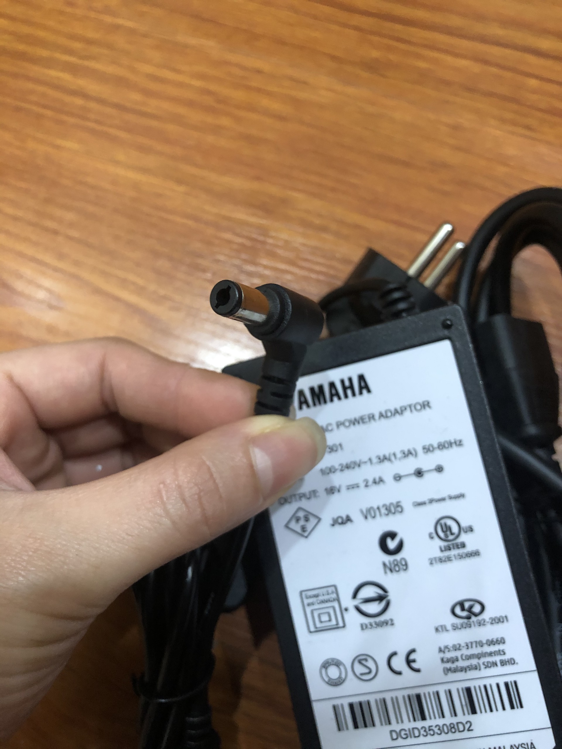 DC 16v 2.4A dây nguồn cho đàn yamaha PSR-S950