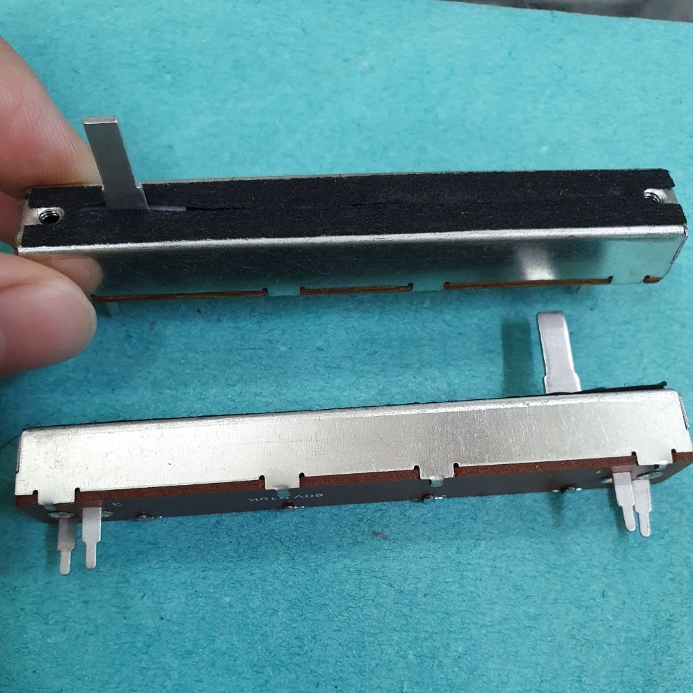 Chiết áp gạt 100K giá bán 2 chiếc