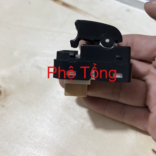 Công tắc lên xuống kính Kenbo 990