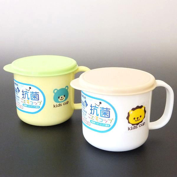 Cốc uống nước có bé có nắp đậy Nhật Bản