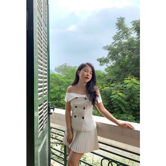 Áo Off Shoulder with Button trễ vai thanh lịch