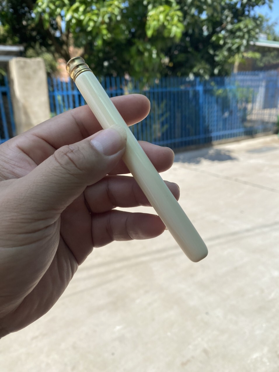 Dụng cụ hầu đồng, trang trí