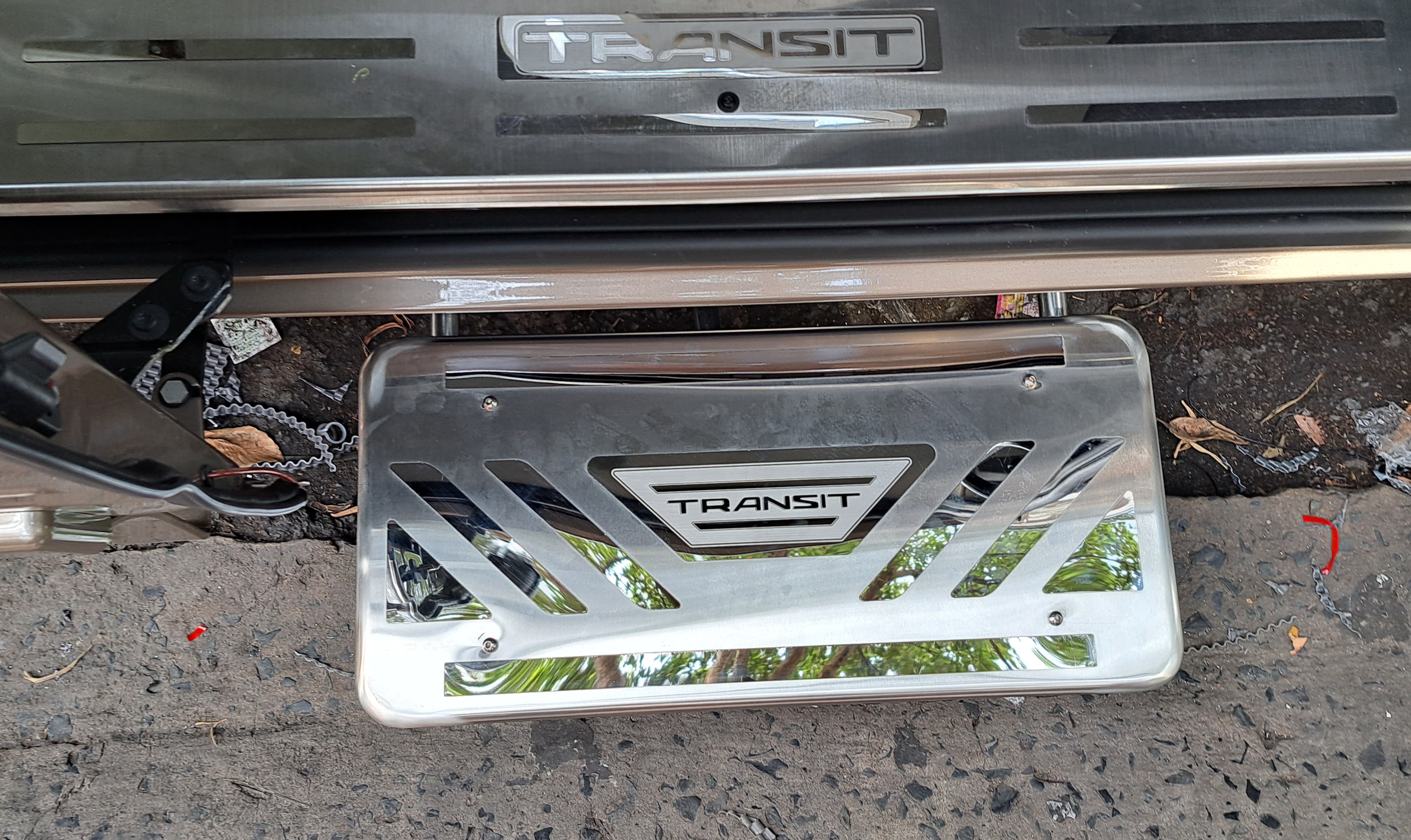 INOX ốp bậc tự động FORD Transit