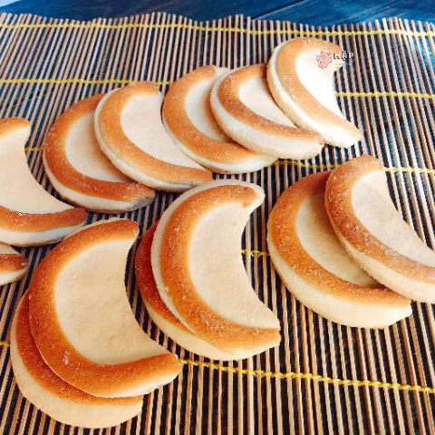 Bánh Lưỡi Liềm Sữa (Bánh Mặt Trăng) - Hủ 350g