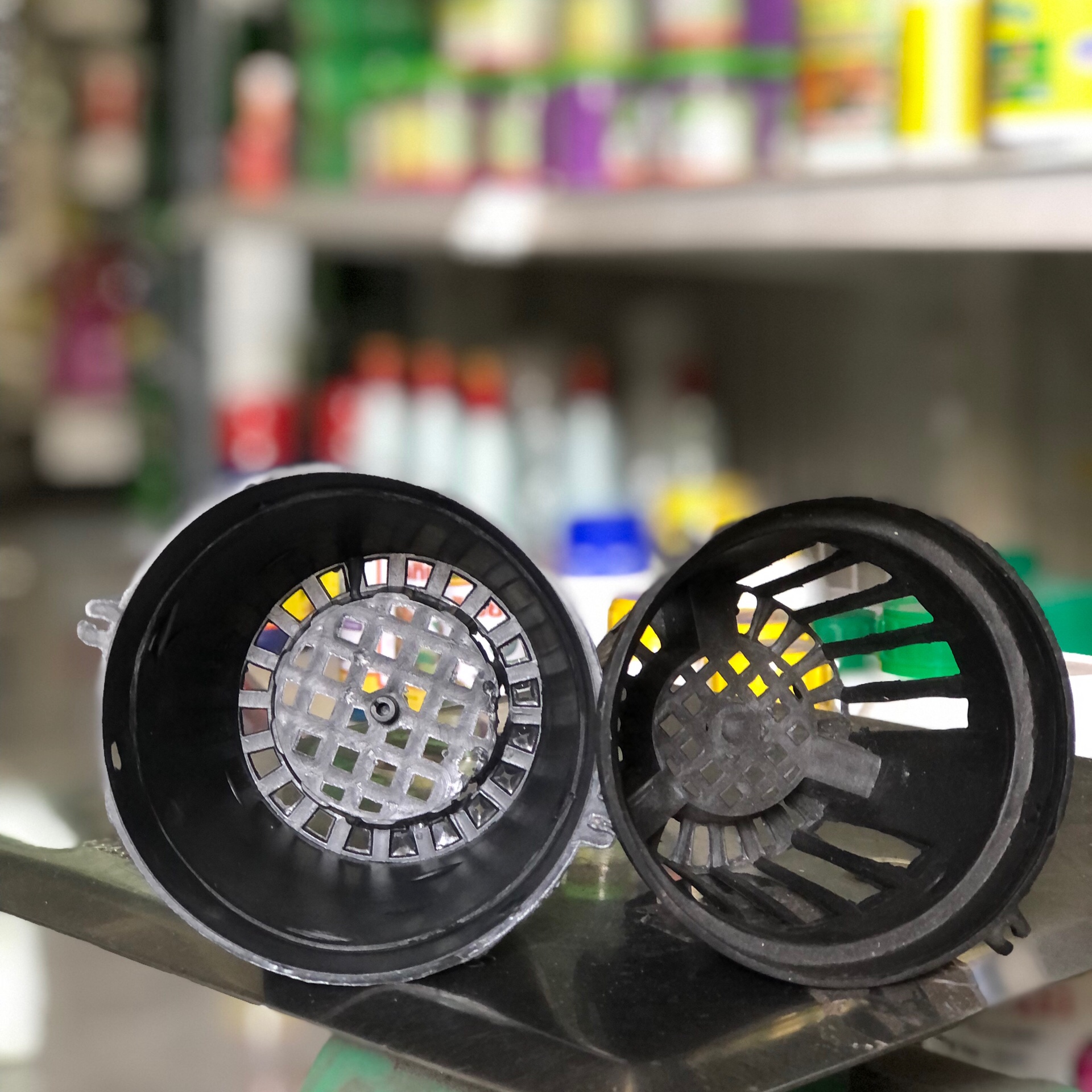 Chậu nhựa đen f10 - bít lổ