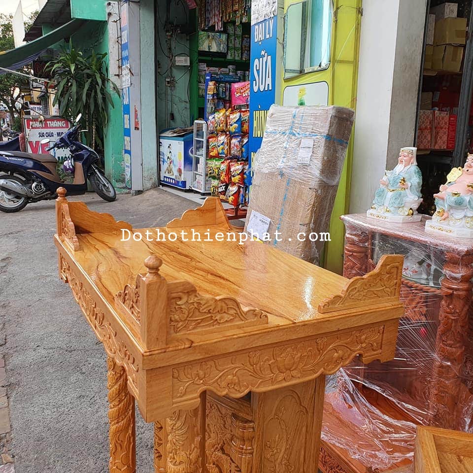 Bàn thờ treo tường gỗ gõ đỏ ngang 80 cm chạm sen mẫu mới rất đẹp