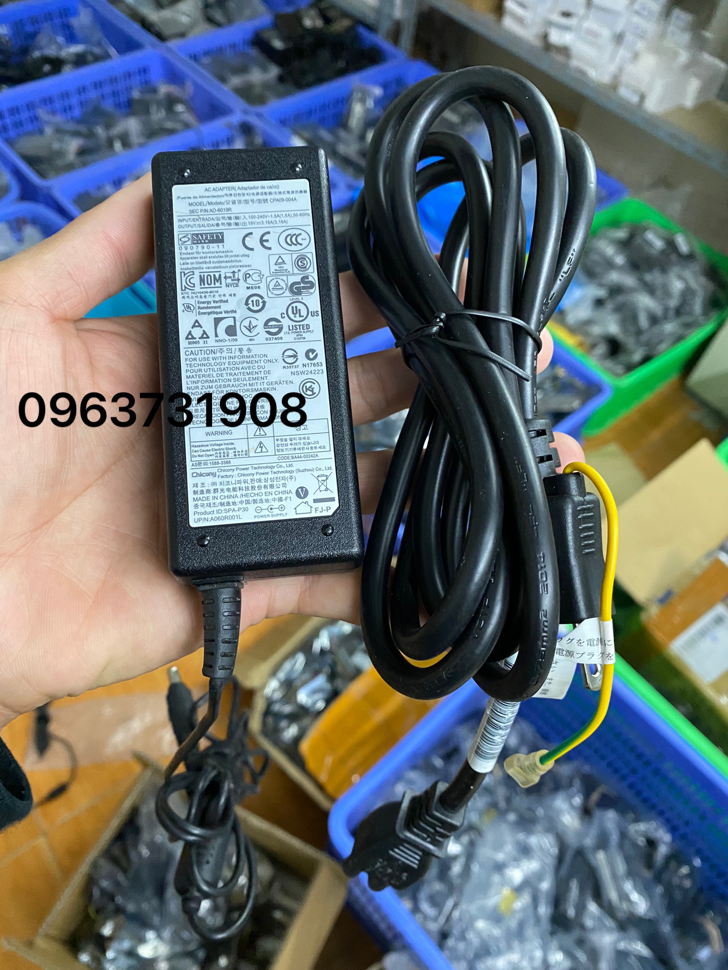 Sạc laptop samsung 19v 3.16A