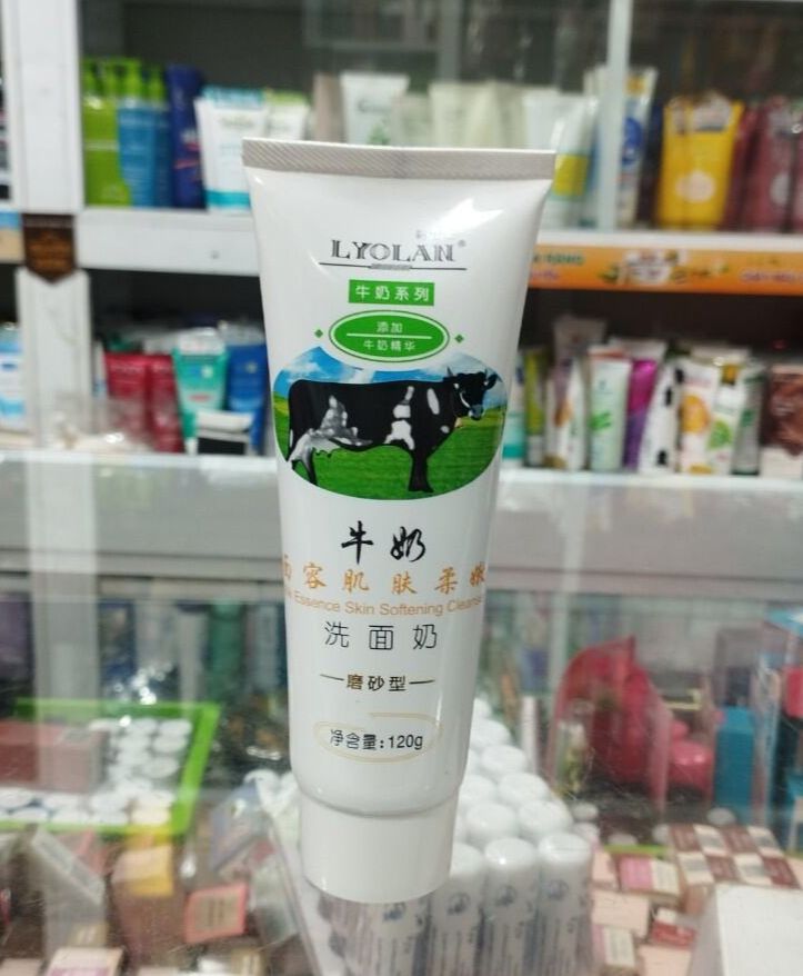 Sữa Rửa Mặt  Lyolan BÒ - DƯA LEO 120ML
