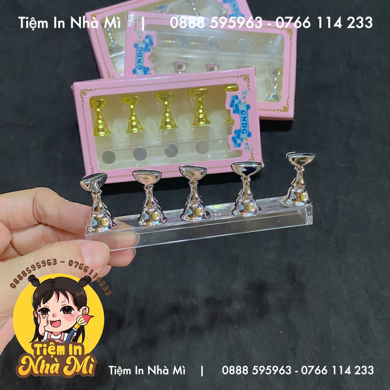 Đế gắn móng giả tập làm nail