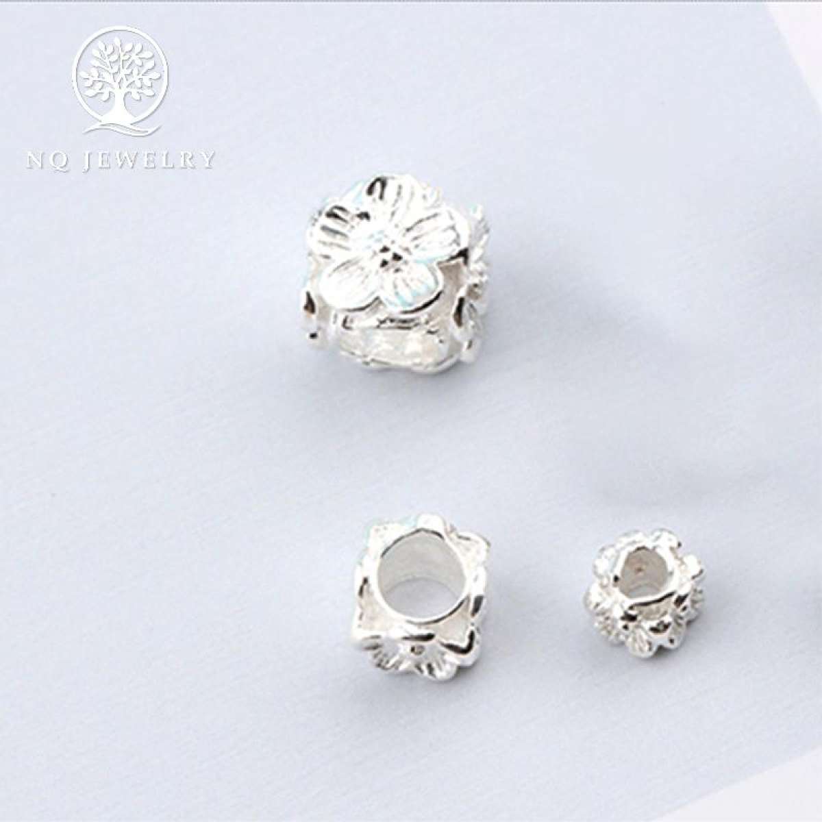 [HCM]Charm bạc trắng chặn hạt hình vuông hoa 4 mặt - NQ Jewelry