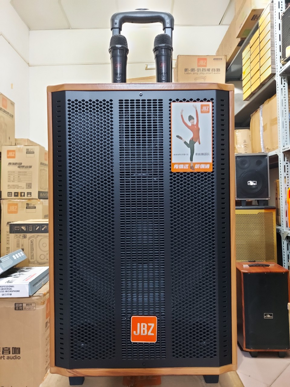 Loa kéo Jbz - J7 + 2 micro không dây ... mẫu mới 2020