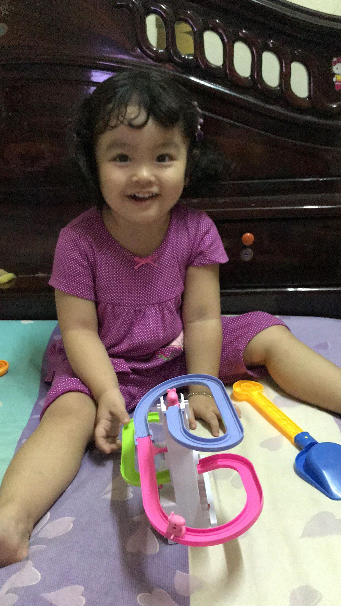 ĐỒ CHƠI PEPPA PIG LEO THANG ÂM THANH VUI NHỘN CHO BÉ