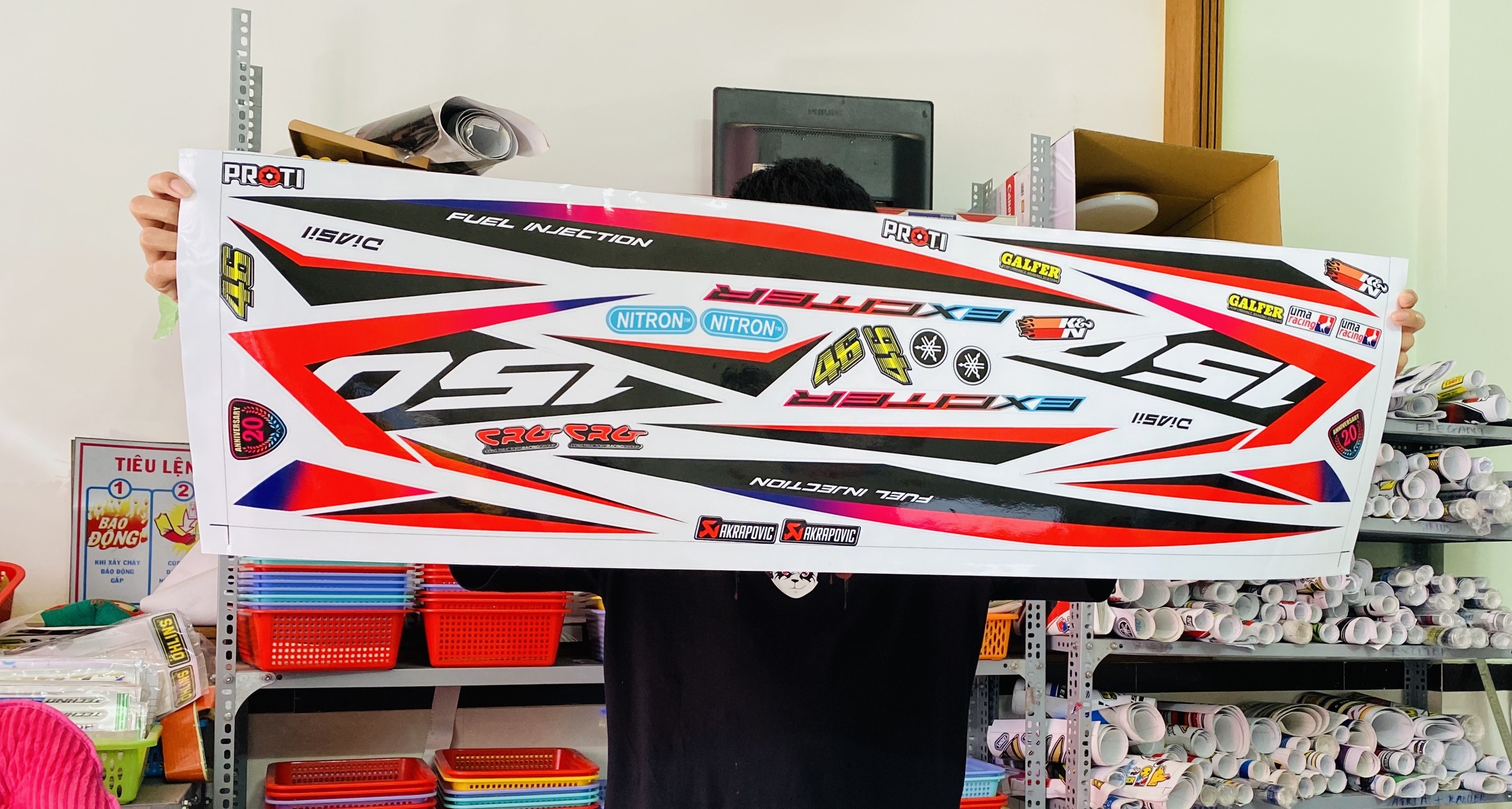 TEM RỜI EXCITER 150 BẢN KỈ NIỆM TRẮNG ĐỎ