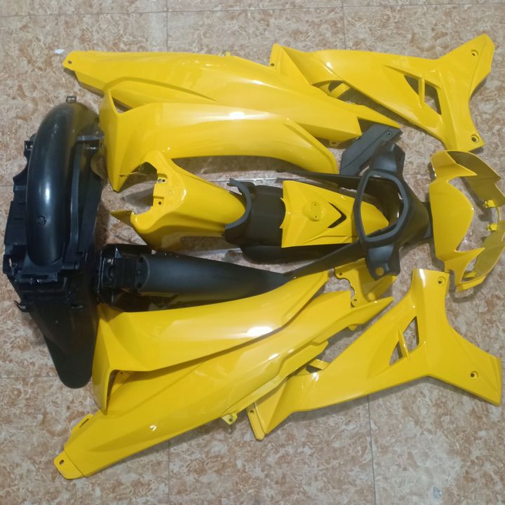 [TẶNG TEM] nhìn là mê- Bộ dàn áo xe SIRIUS- màu Vàng Nhựa nguyên sinh ABS - có TẶNG BỘ TEM cao cấp - chống bay màu