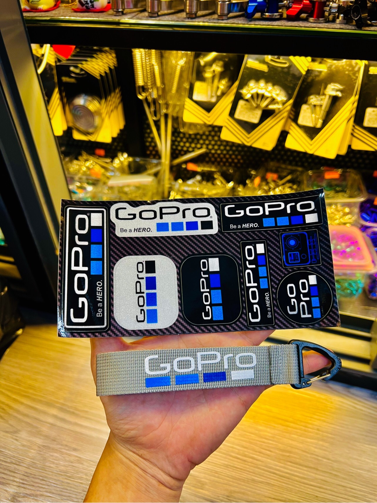Tem Logo Sticker GoPro Kèm Móc Khóa