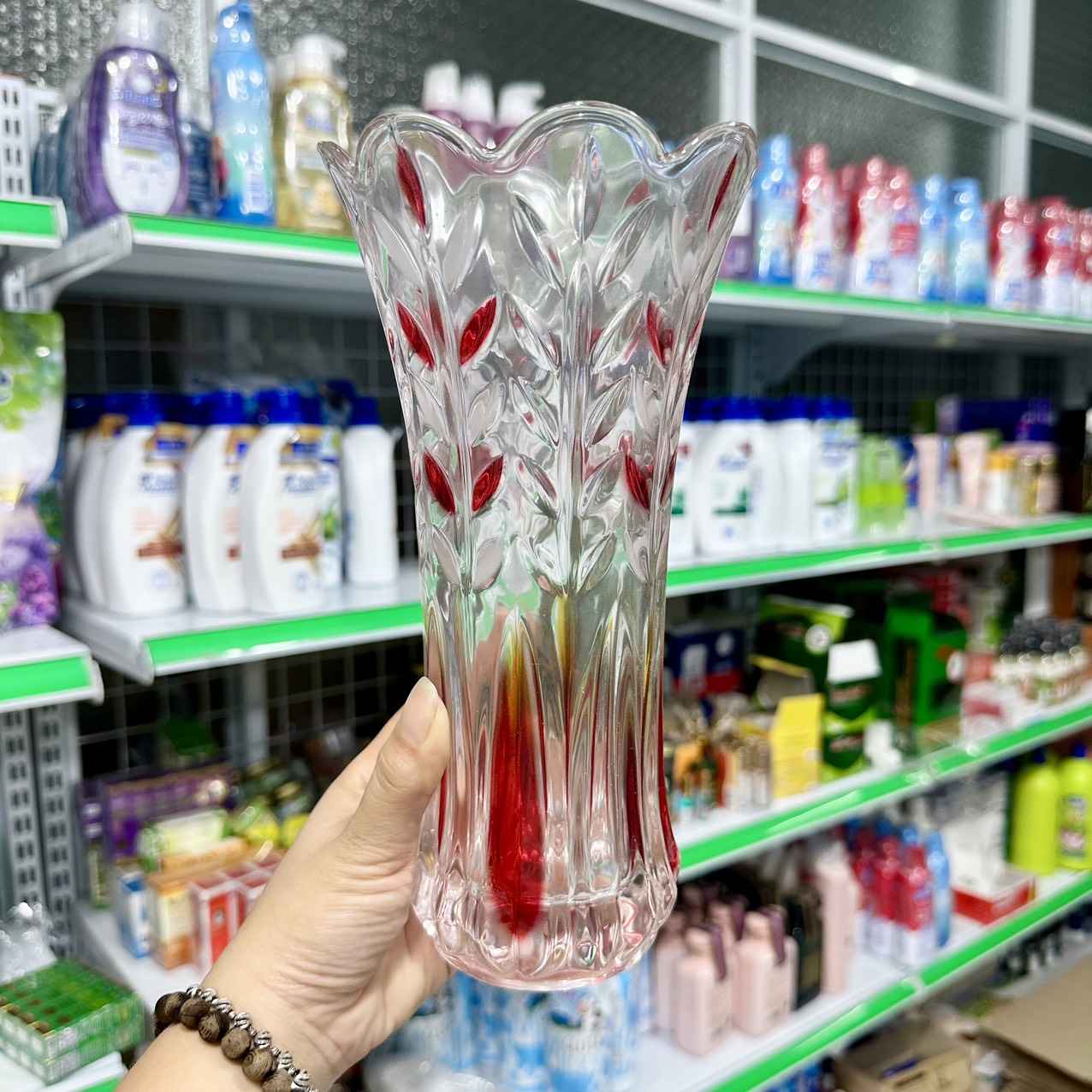 Bình hoa/ lọ hoa thuỷ tinh 25cm (Giao màu ngẫu nhiên)