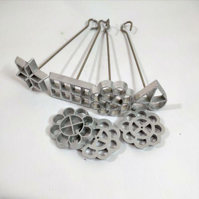 Bộ 4 Khuôn Bánh Nhúng Đủ Mẫu