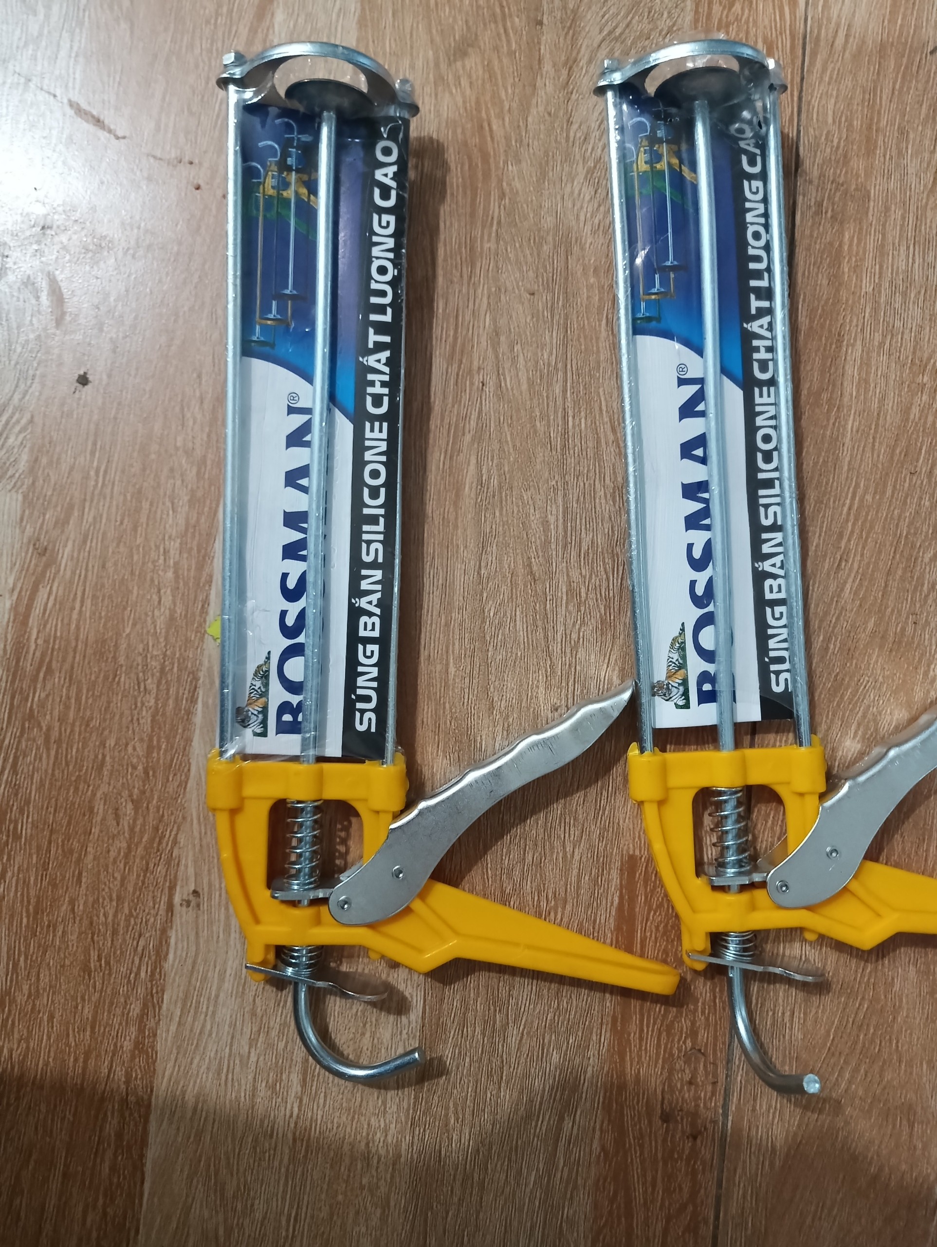 [HCM]1 CÂY Súng bắn keo Silicon CAO CẤP BOSSMAN