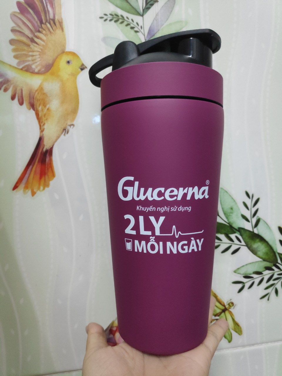 Bình lắc giữ nhiệt Luminarc 710ml - Quà tặng Glucerna