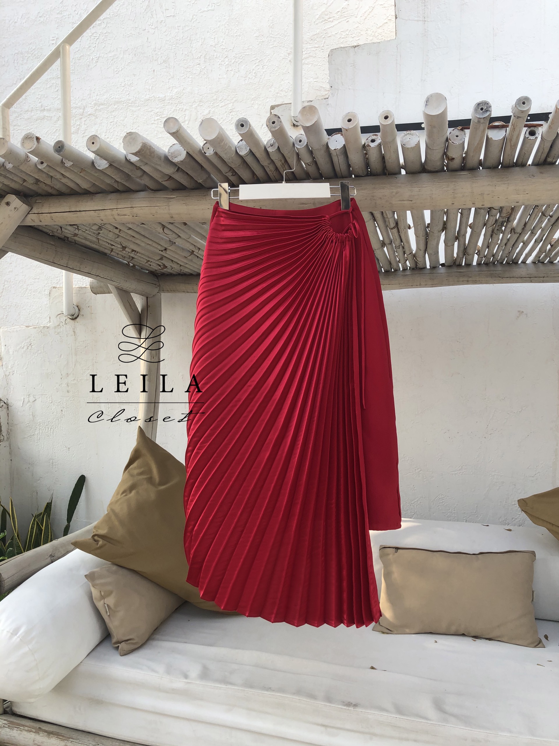Chân váy lụa Lisa đắp tà dập ly quạt