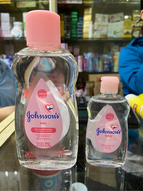 Dầu Massage dưỡng ẩm Johnson Baby