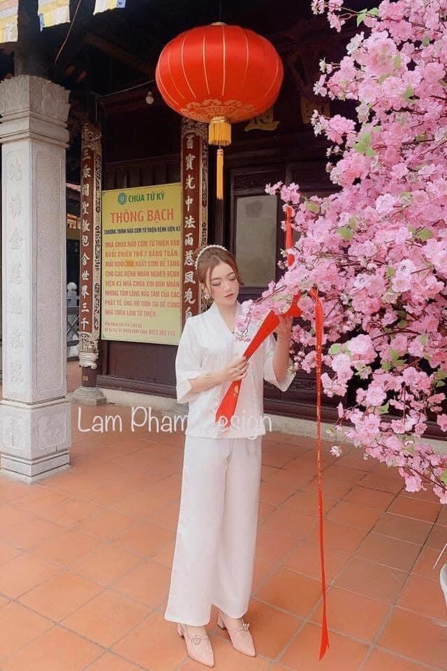 Mẫu gấm Hoa phối viền lụa bà lai G01