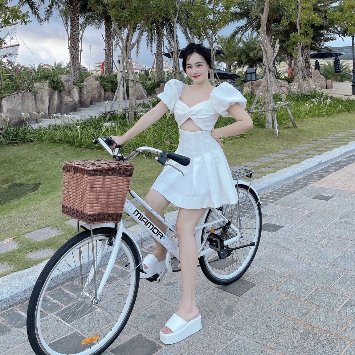 Đầm xoắn ngực form ngắn 3 màu