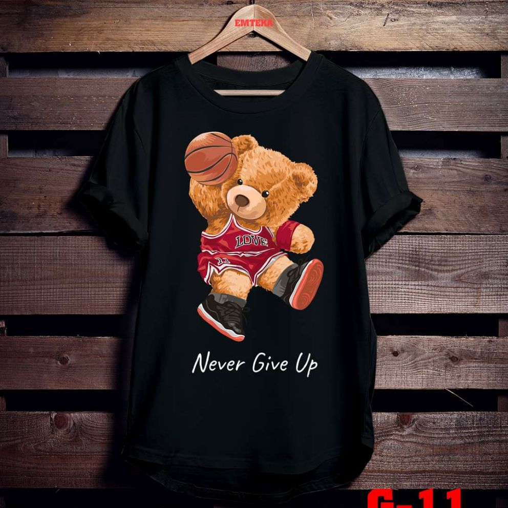 Áo thun tay ngắn gấu never give up
