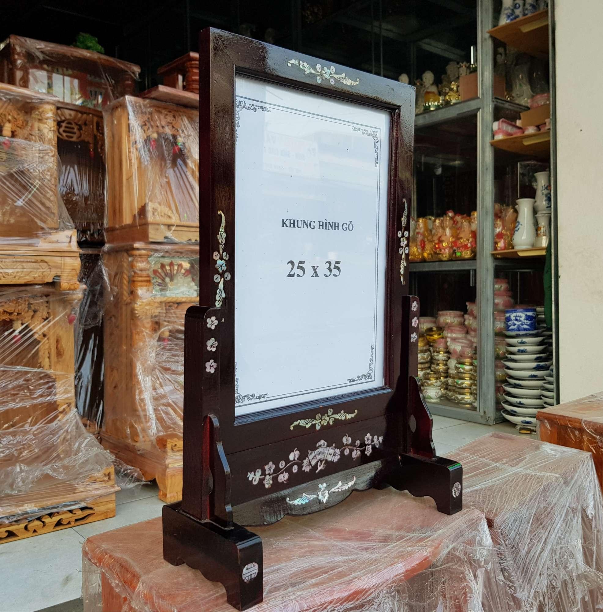 Khung hình thờ gỗ tràm bông vàng cẩn 25×35