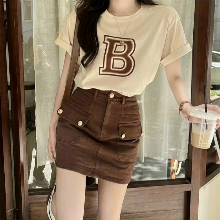 Set bộ áo thun kem in chữ phối chân váy kaki túi hộp cá tính, Set bộ đi chơi nữ áo thun áo kem mix chân váy túi hộp kaki phong cách, Set áo thun in chữ màu kem phối chân váy kaki túi hộp xinh xắn DX