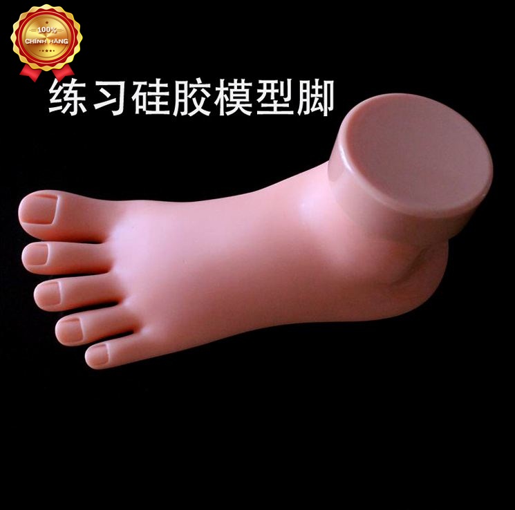 Bàn chân giả học nail dạng nhựa silicon