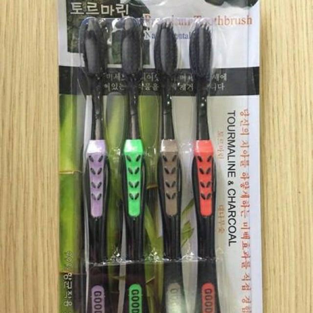 Combo 4 Bàn chải than hoạt tính mới