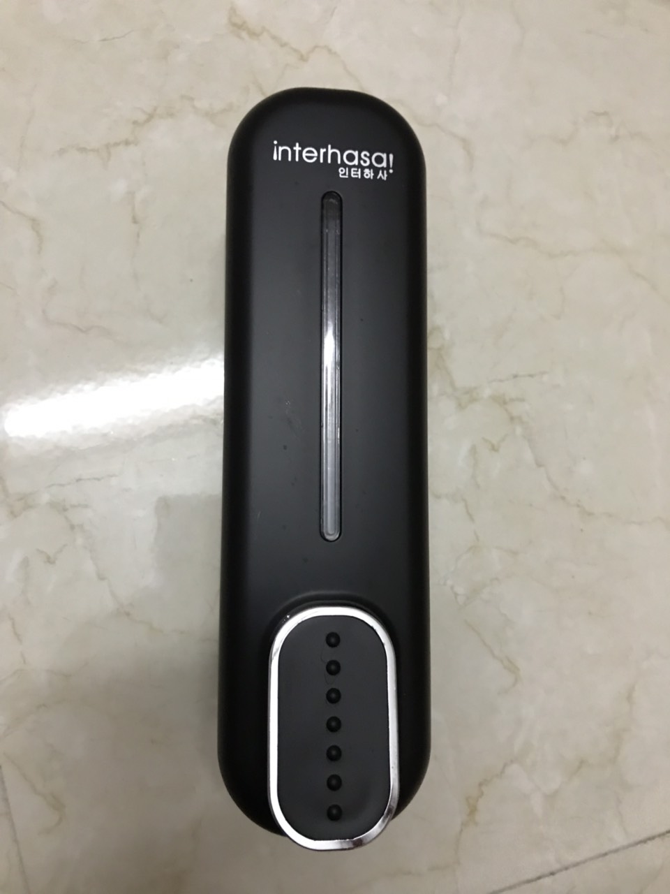 Hộp đựng nước rửa tay treo tường