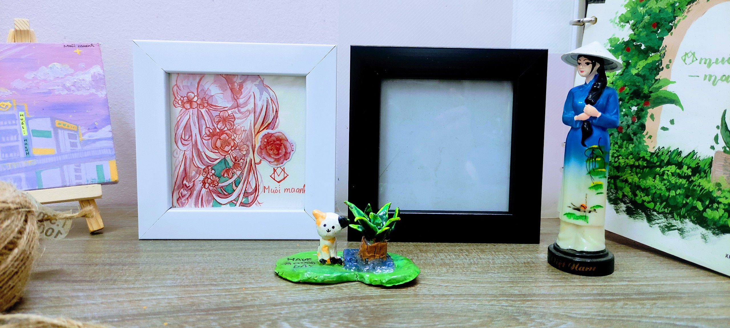 Khung ảnh kích thước 15x15cm.