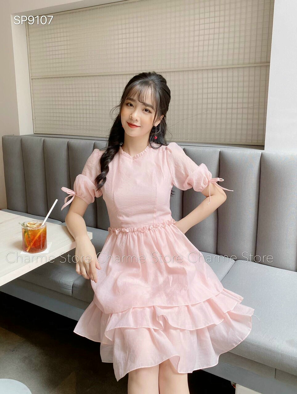 Đẩm xòe tay lỡ ba tầng tay kết nơ xinh xắn thanh lịch