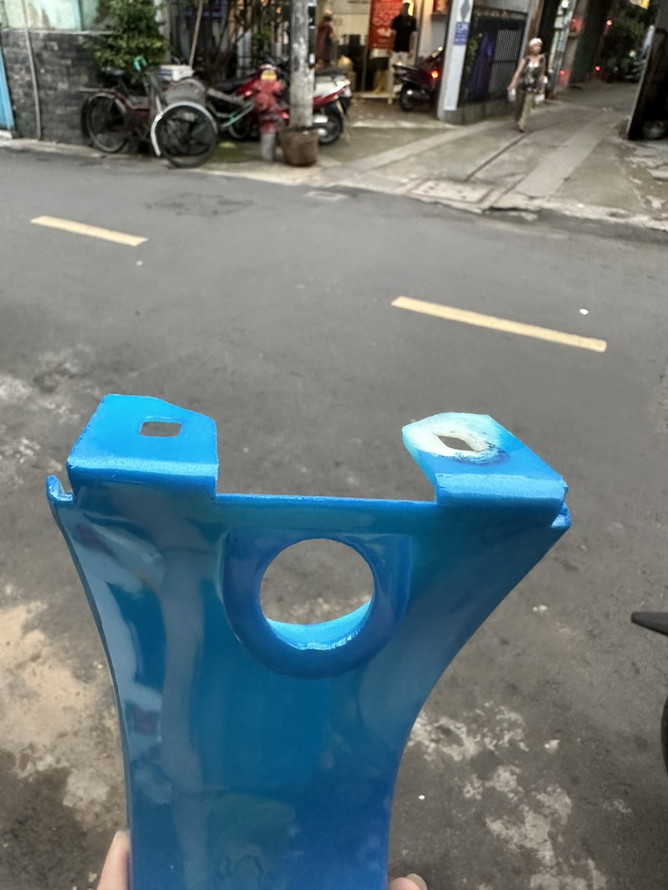 YẾM Ổ KHOÁ YÊN XE MAX 3 ( TRUNG QUỐC )
