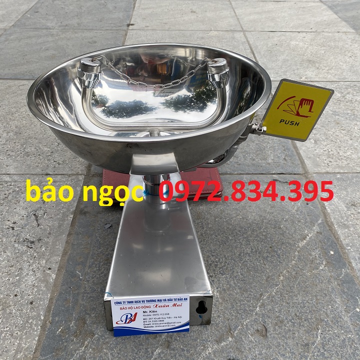 Bồn rửa mắt khẩn cấp gắn tường