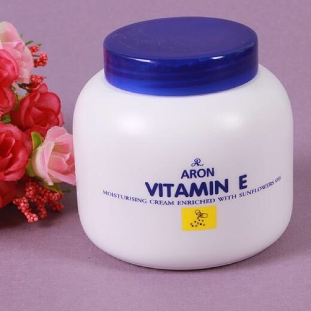 [HCM]Kem dưỡng ẩm Aron Vitamin E nắp xanh (200g)