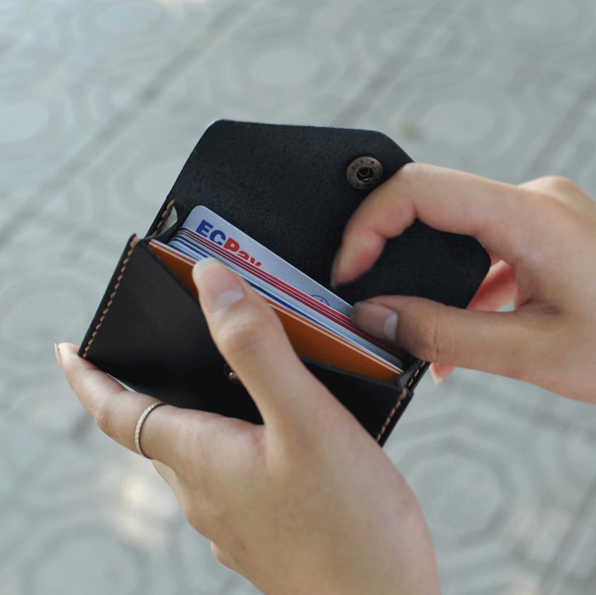 Ví mini đựng thẻ màu đen - Đồ da thủ công - Ví da handmade DT513