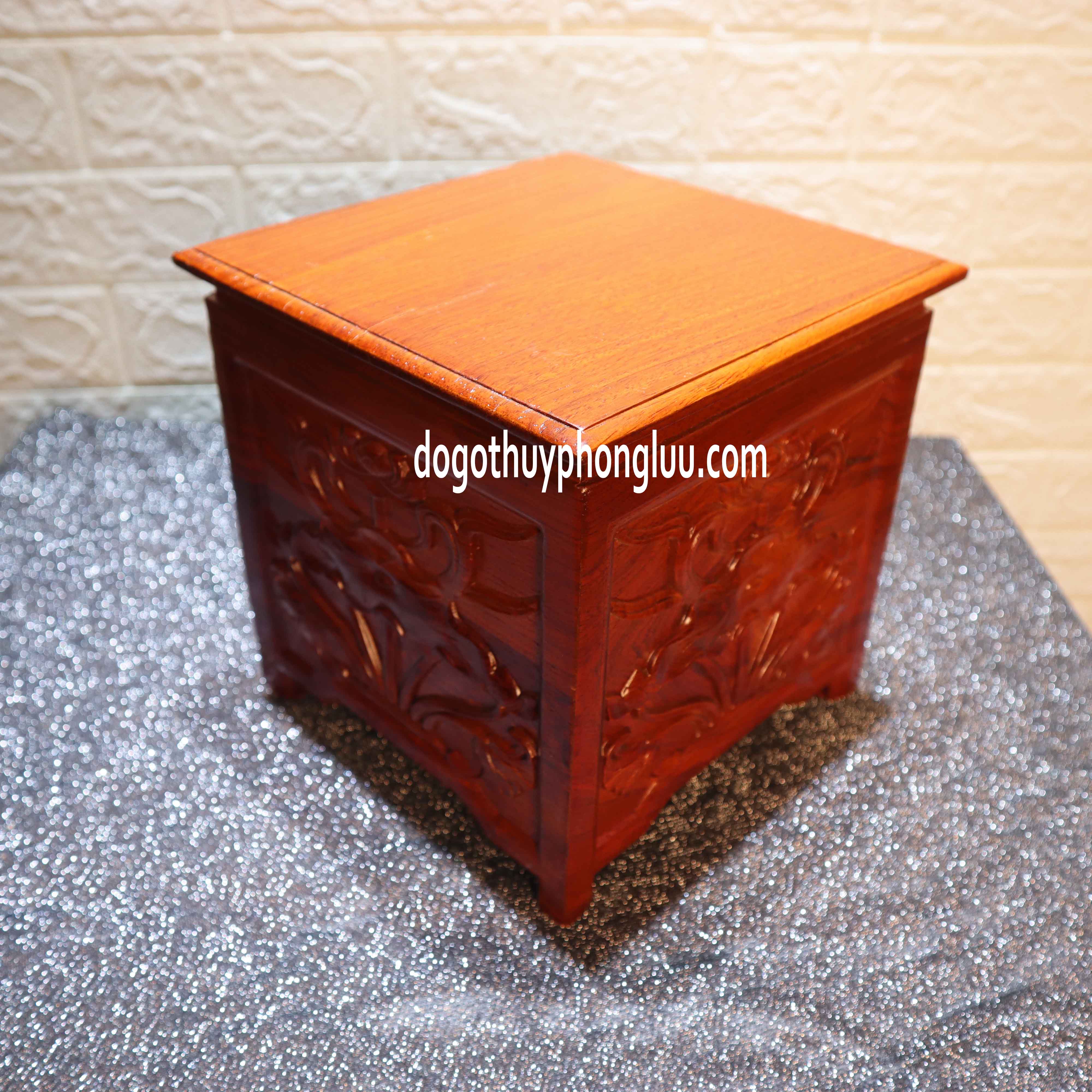 Đế hoa sen phong thủy lọng thủng gỗ hương