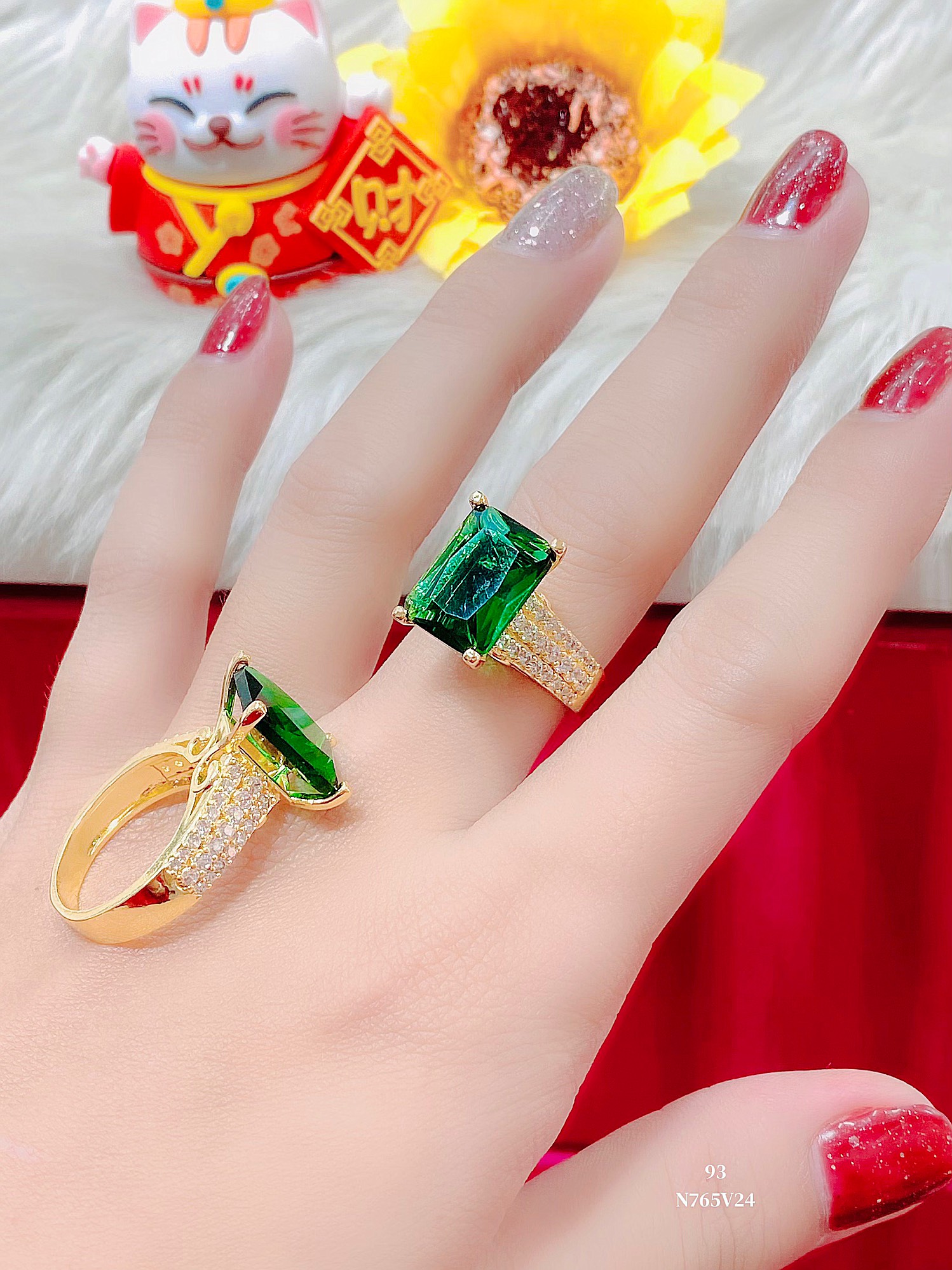 Vanera beautiful white gold female ring-let you look more vibrant and sexy than ever before!