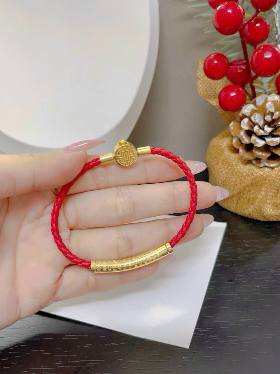 VÒNG TAY CHỈ ĐỎ/ĐEN TITAN MAY MẮN