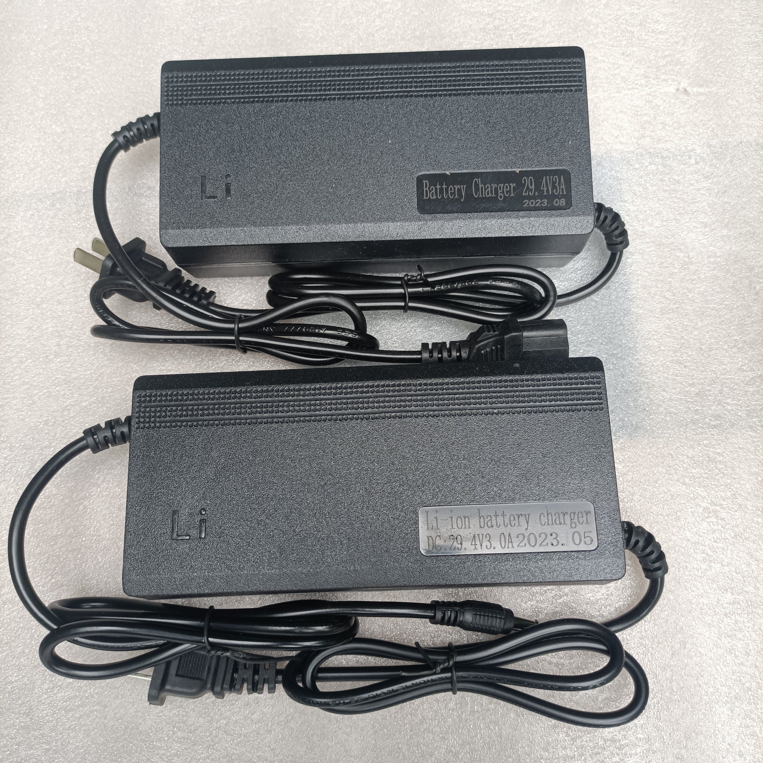 Sạc pin Li-on hệ 7s - 29.4v - 2A-3A-5A có quạt