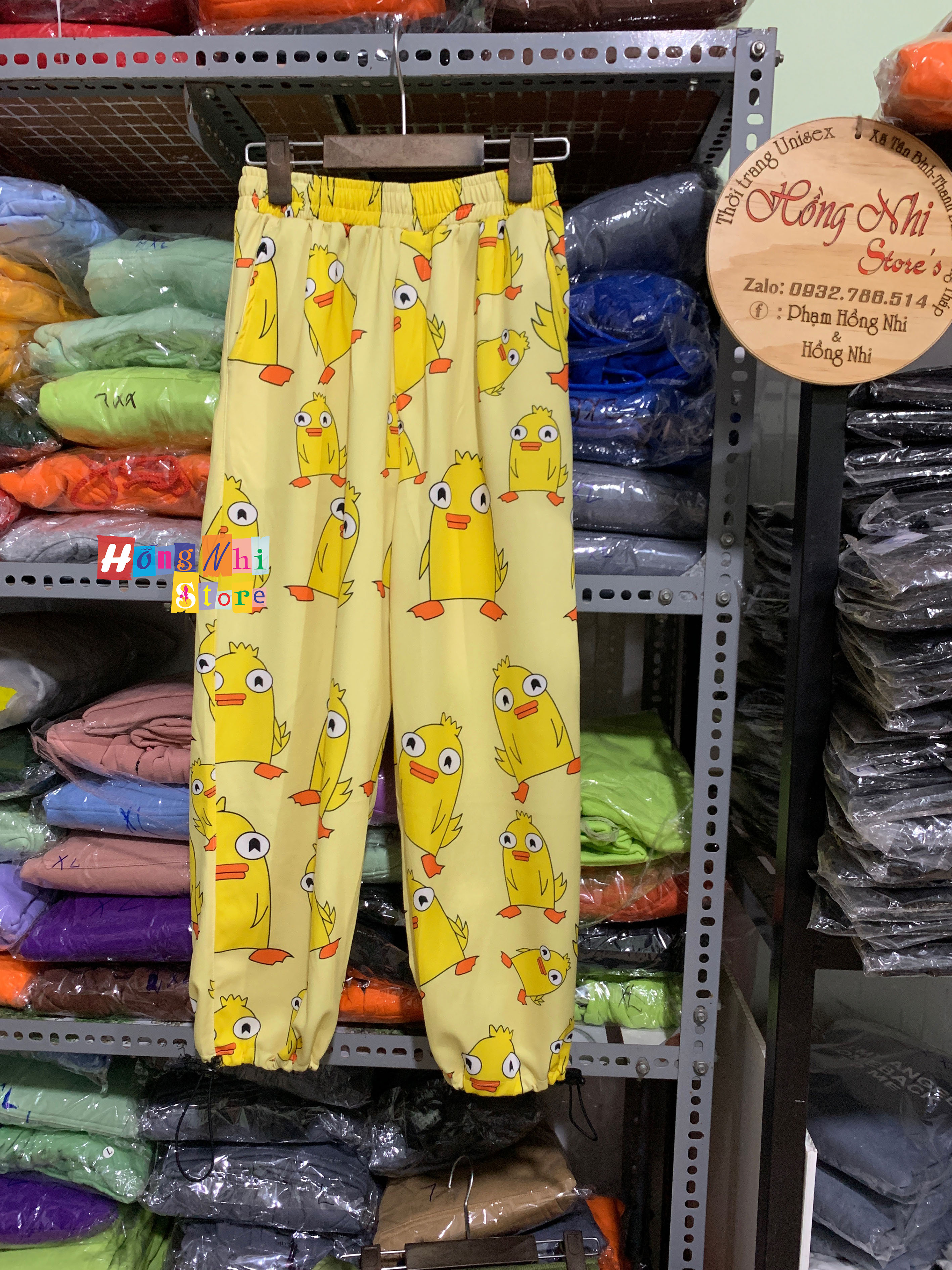 Quần Hoạt Hình Dài Dây Rút Lai Vịt Vàng Cartoon Pant Oversize Ulzzang Unisex - MM