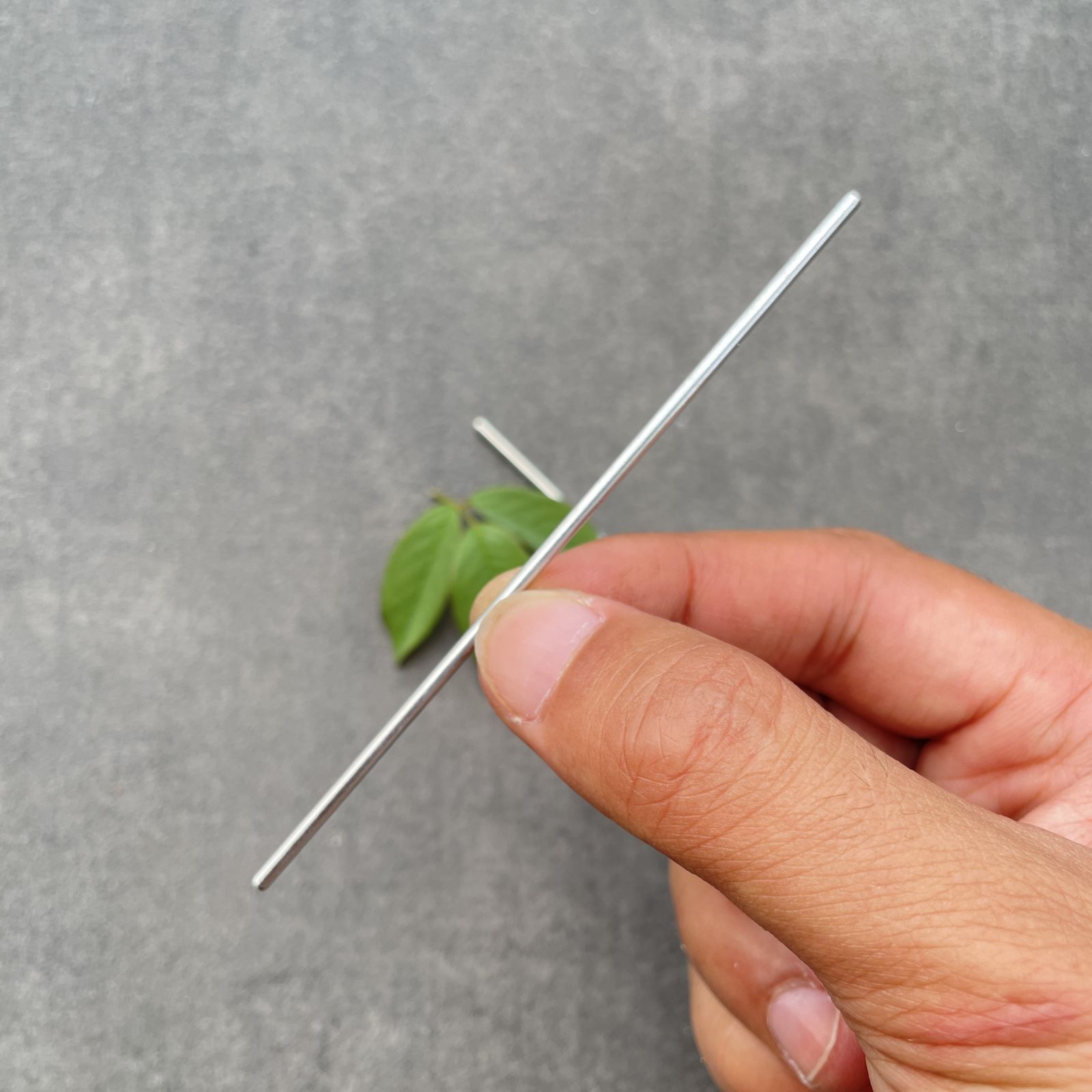 Trục lắp bánh xe đồ chơi 2mm dài 10cm