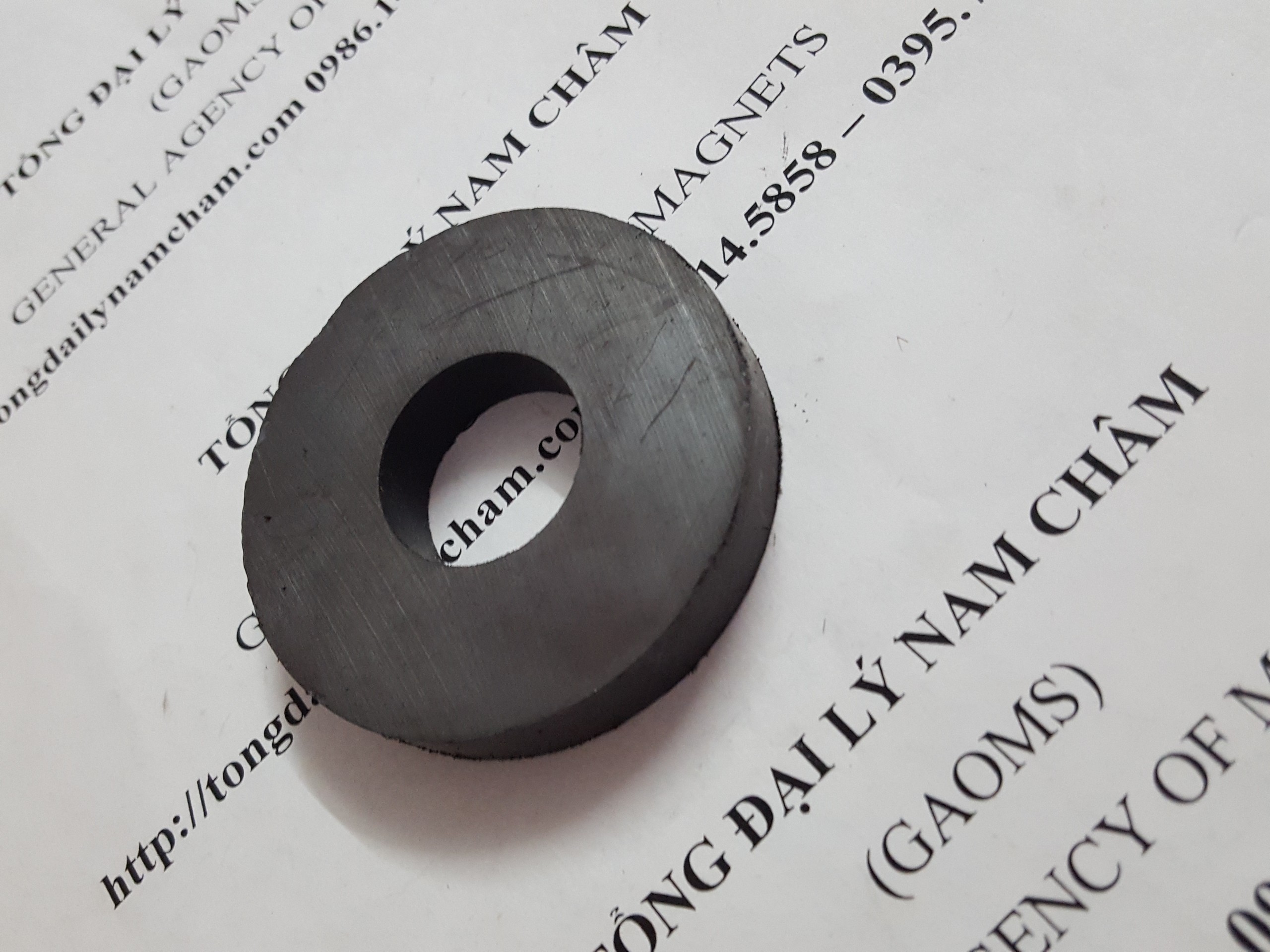 Nam châm đen, nam châm làm loa 70x10 lỗ 32mm
