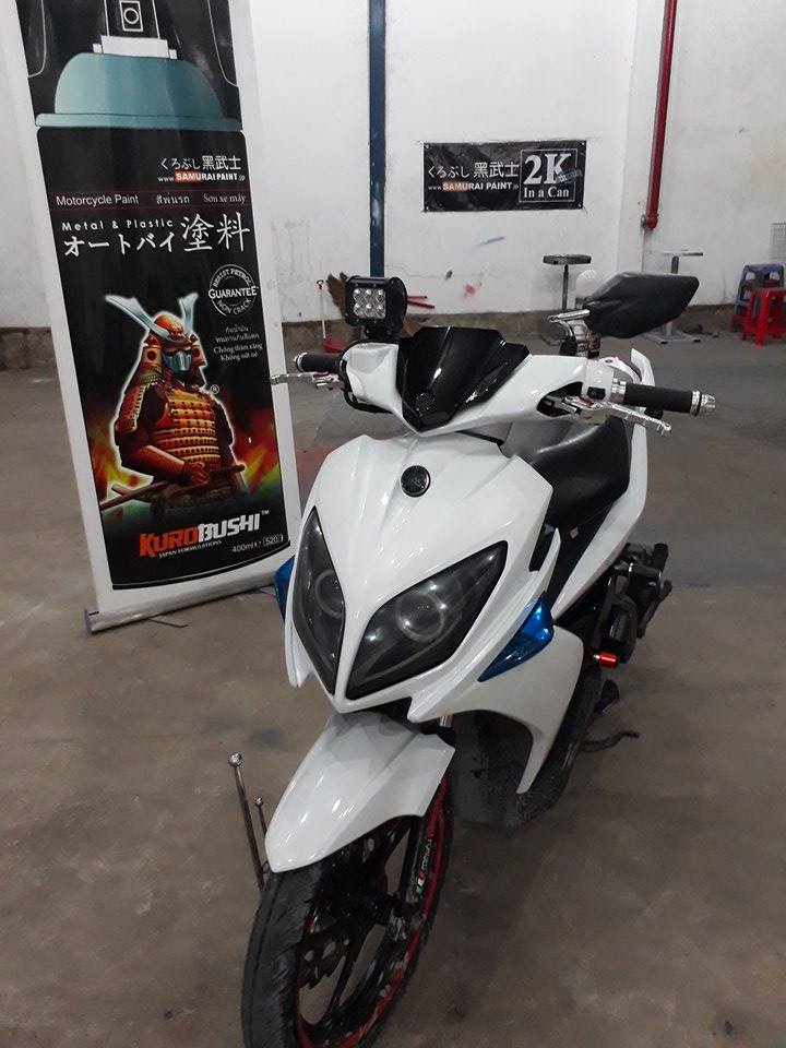 Combo sơn xịt Samurai  màu trắng  gồm 3 chai K1K, UCH210, 102